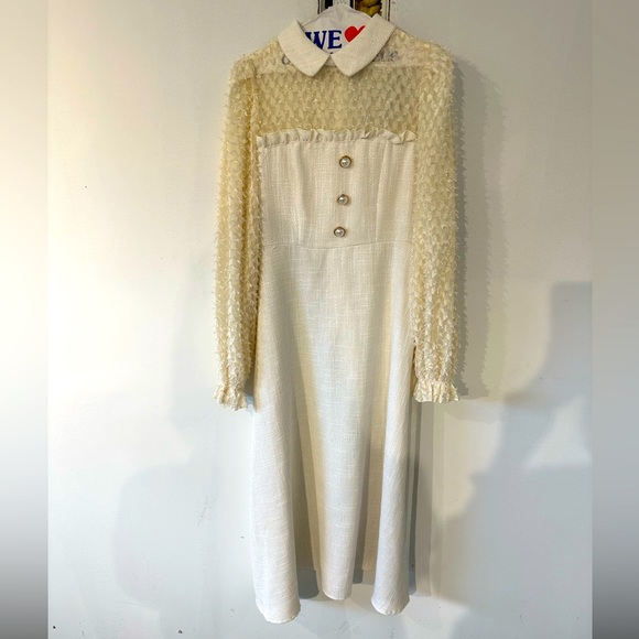 Stunning cream dress for a special occasion - Picture 1 of 4